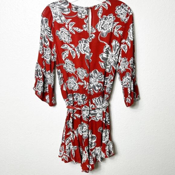 WHO WHAT WEAR ORANGE BERRY CLIFFSIDE FLORAL PRINT WOMEN ROMPER BRAND NEW SIZE XS - Picture 3 of 6